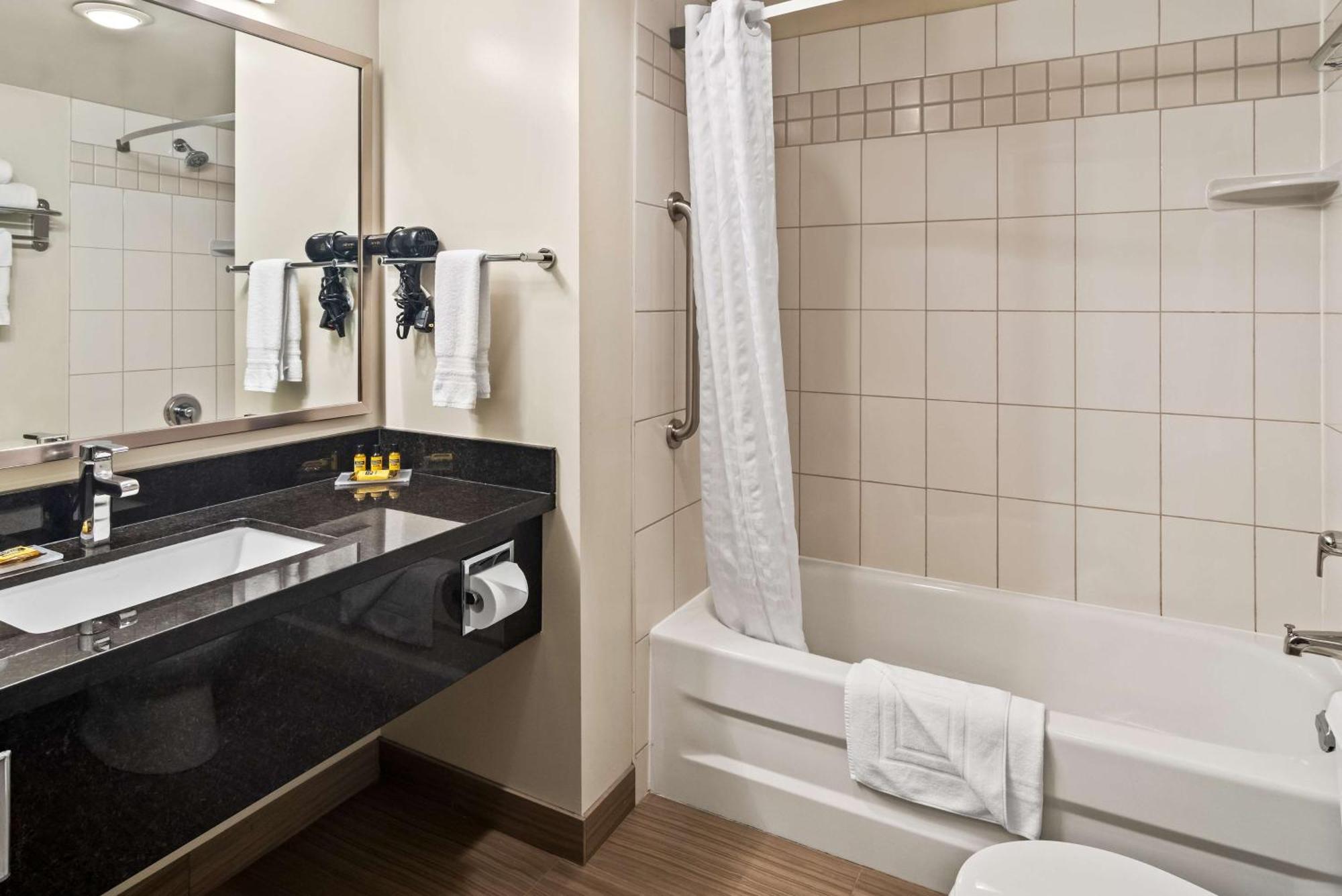 Best Western Plus Pitt Meadows Inn & Suites Εξωτερικό φωτογραφία