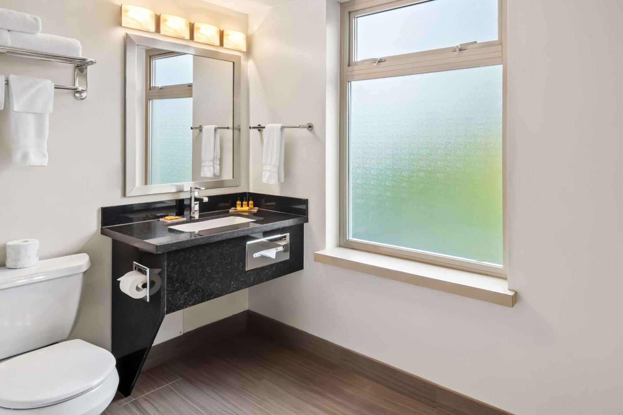 Best Western Plus Pitt Meadows Inn & Suites Εξωτερικό φωτογραφία