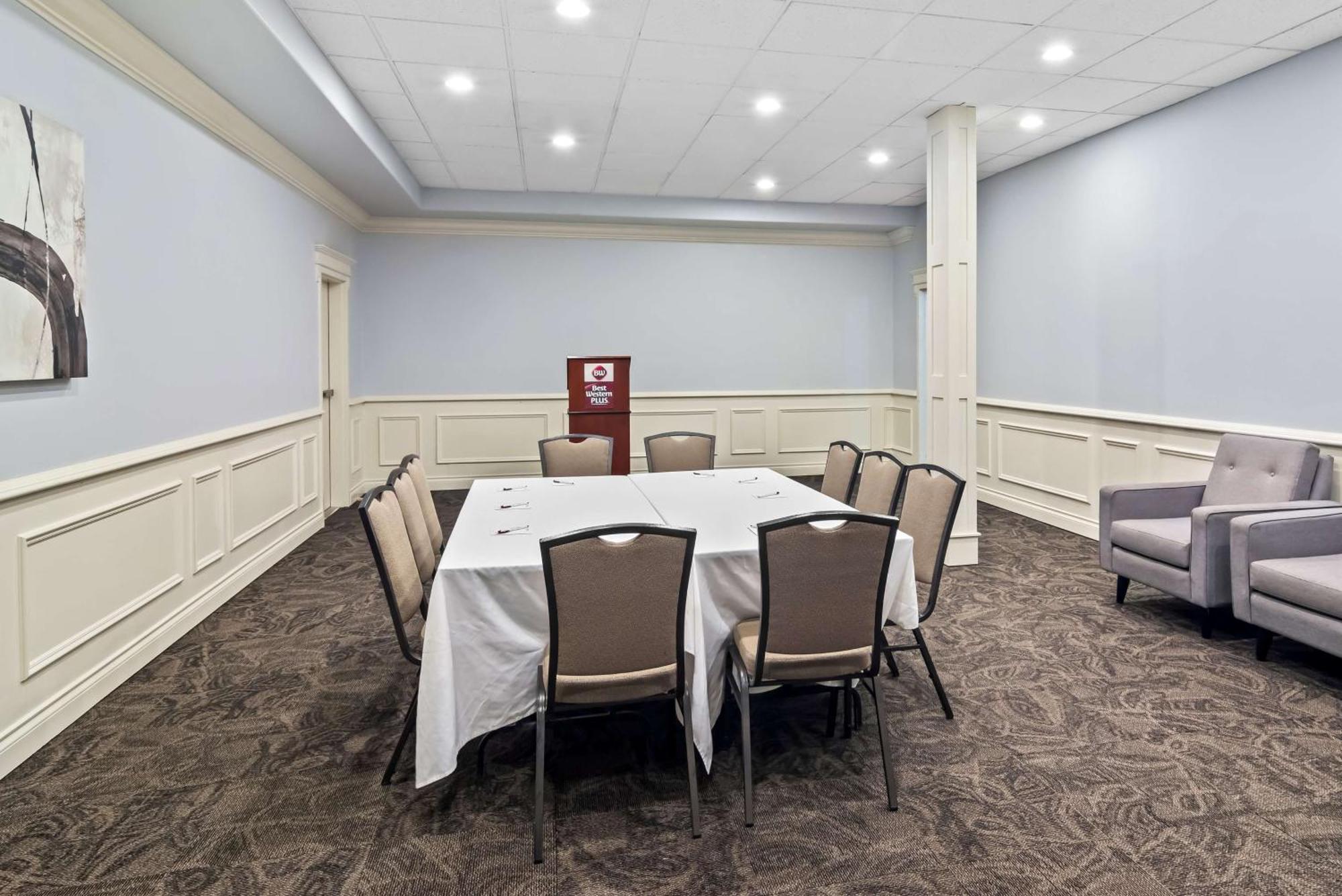 Best Western Plus Pitt Meadows Inn & Suites Εξωτερικό φωτογραφία