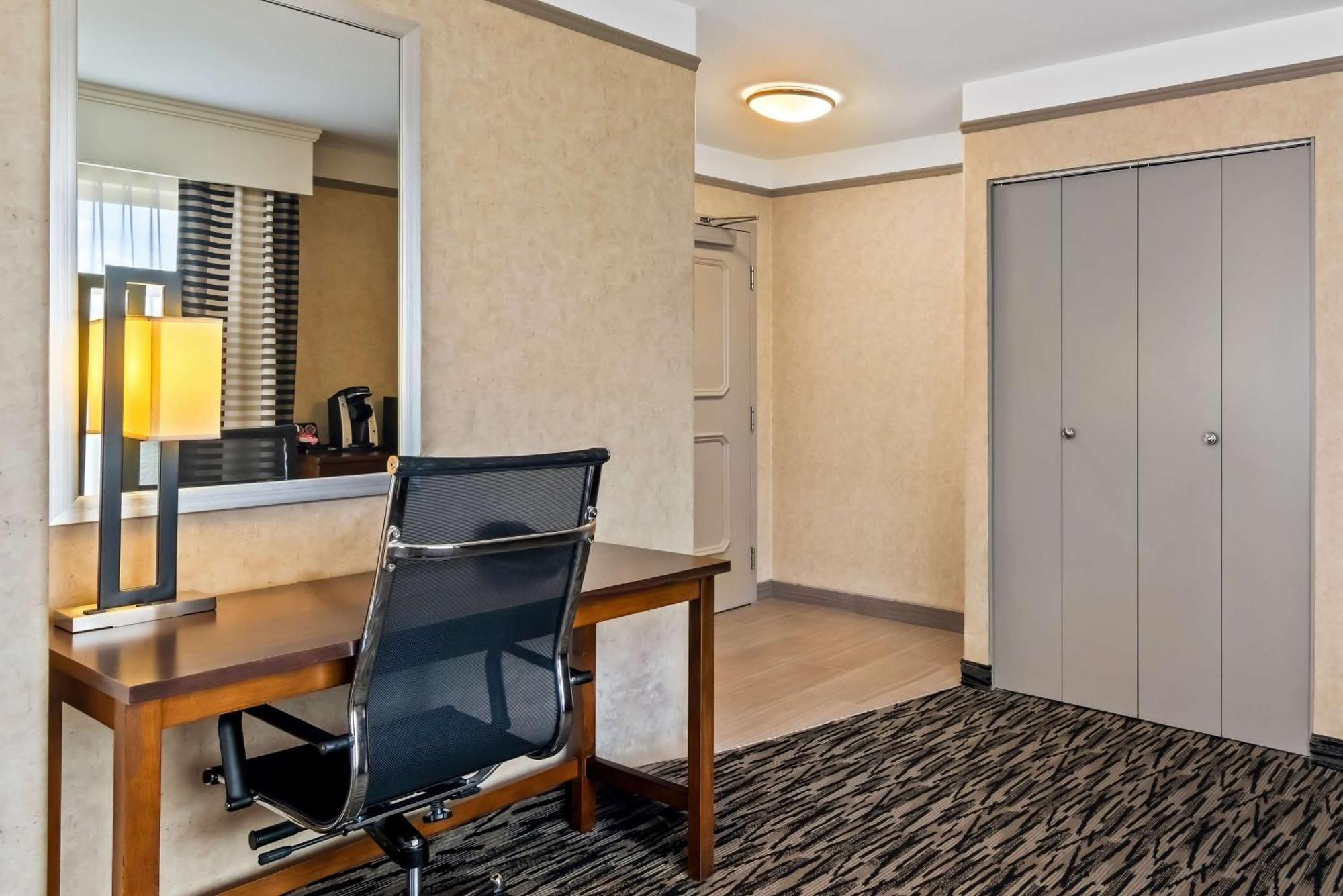 Best Western Plus Pitt Meadows Inn & Suites Εξωτερικό φωτογραφία
