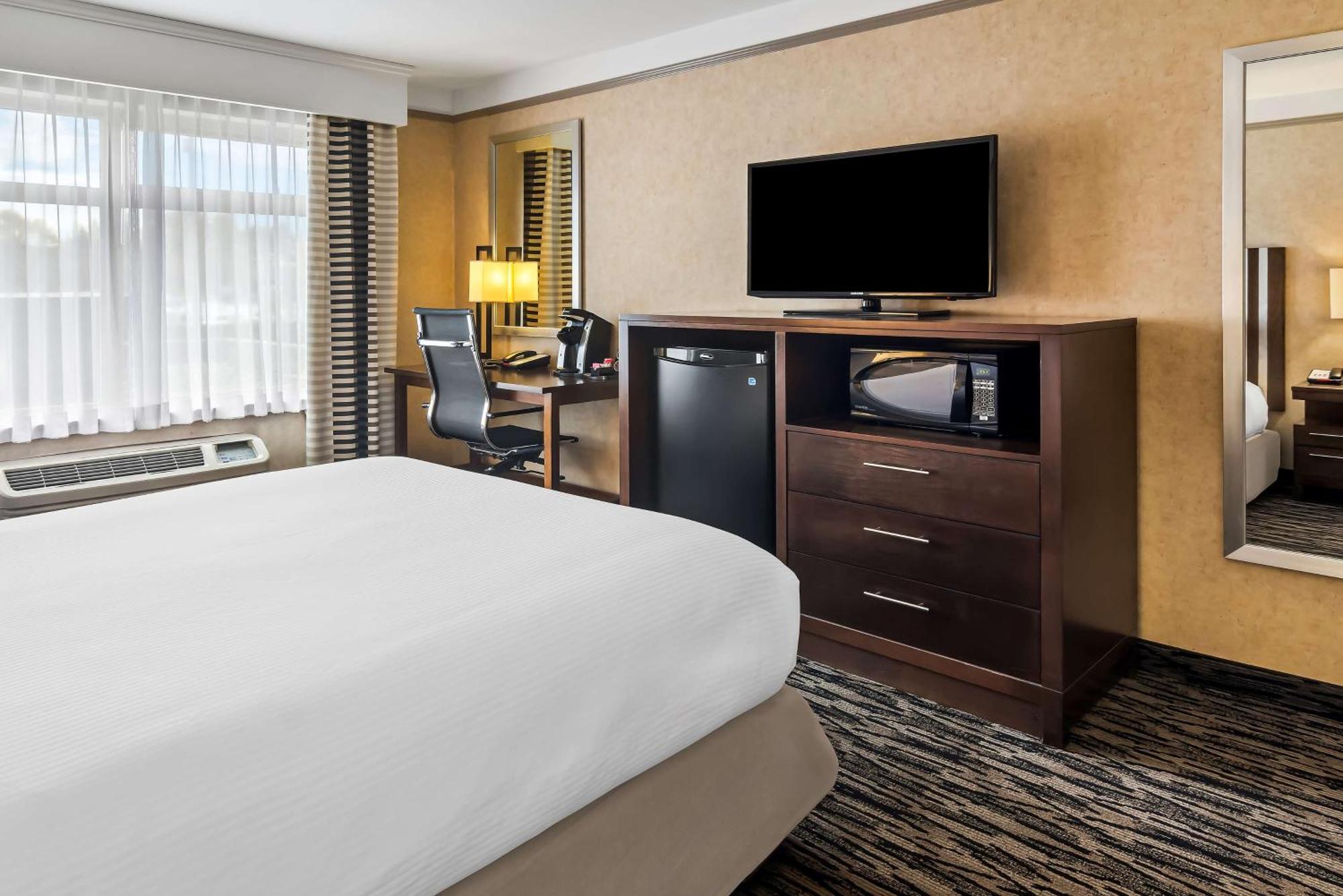 Best Western Plus Pitt Meadows Inn & Suites Εξωτερικό φωτογραφία